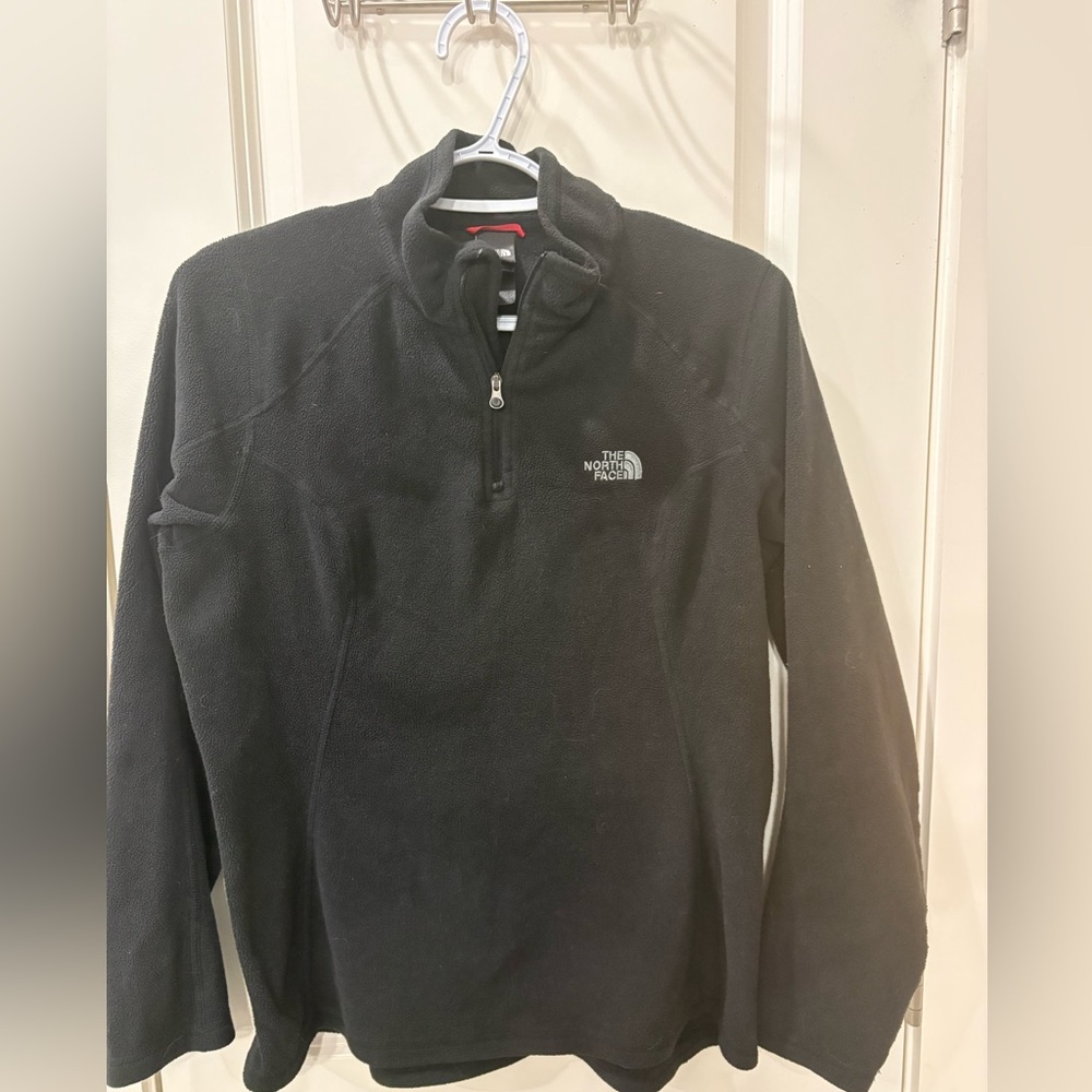 The North Face women’s Black fleece quarter zip